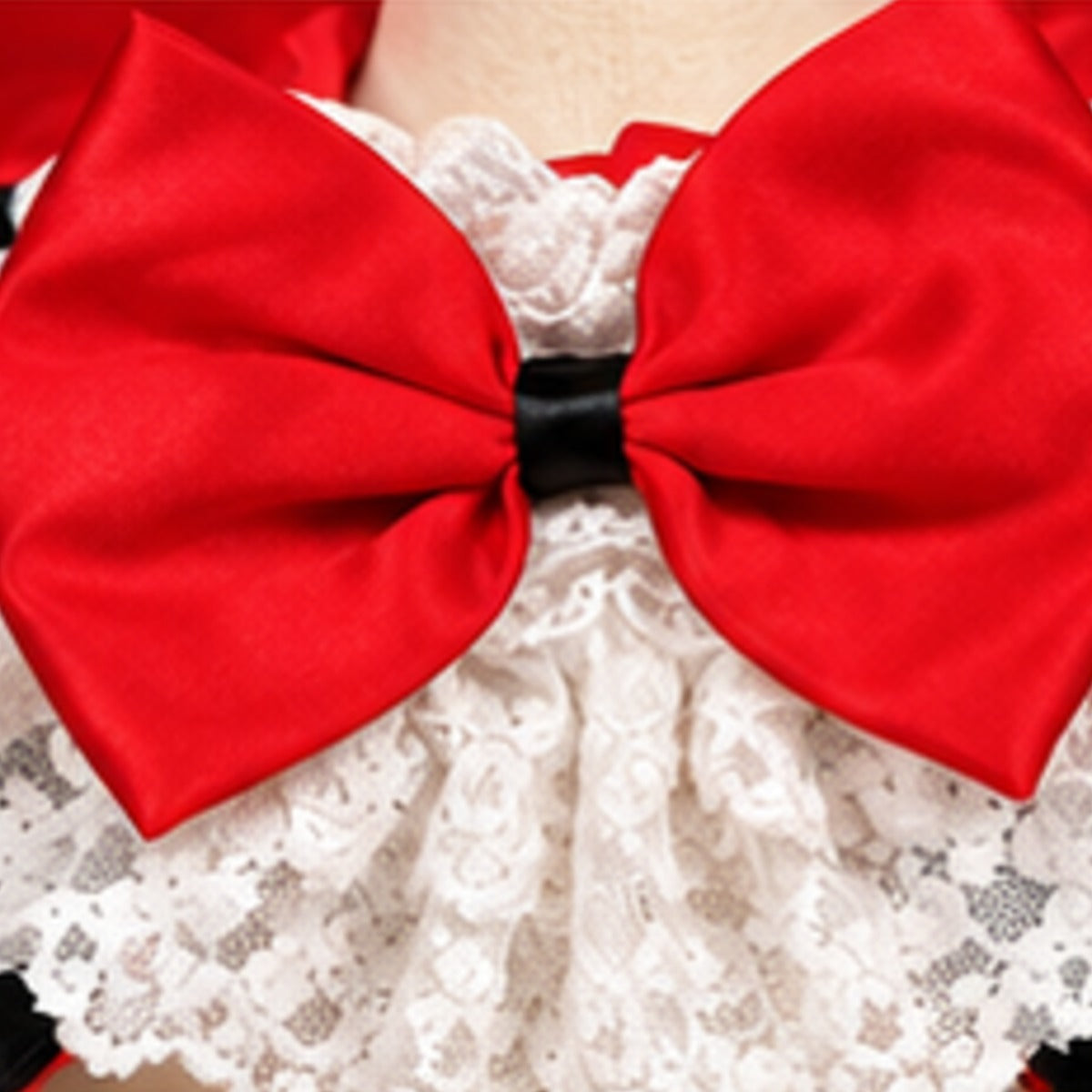 Vampire Cape Pet Costume, high-collared Halloween cape for dogs and cats (photo 5 of 8)